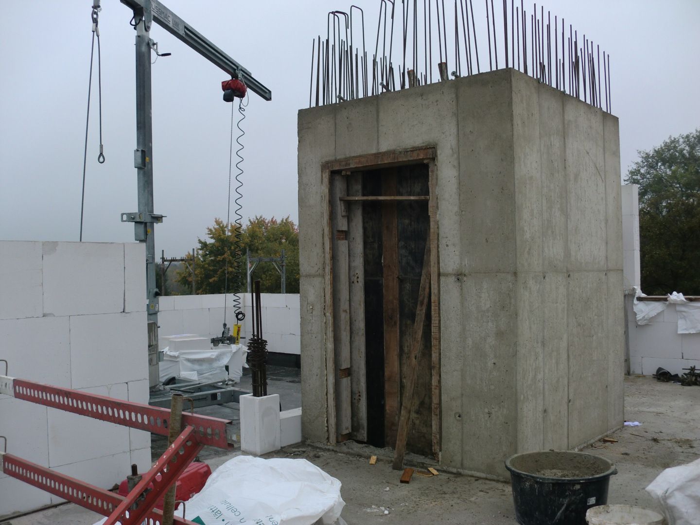 Gerberstraße 2, Bautenstand per 14-10-2021 - fertiggestellter Aufzugsschacht Dachgeschoss