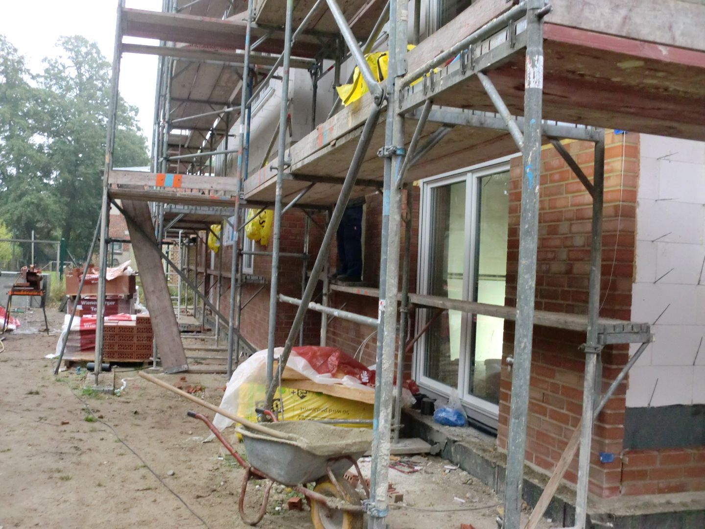 Gerberstraße 2, Bautenstand per 14-10-2021 - Herstellung der Klinkerfassade